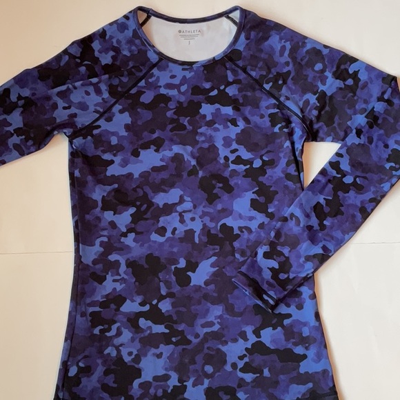 Athleta Point Break Rashguard - Picture 2 of 9